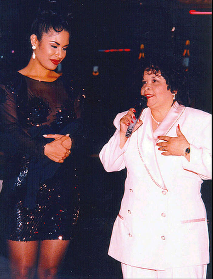 Selena y Yolanda Salvidar